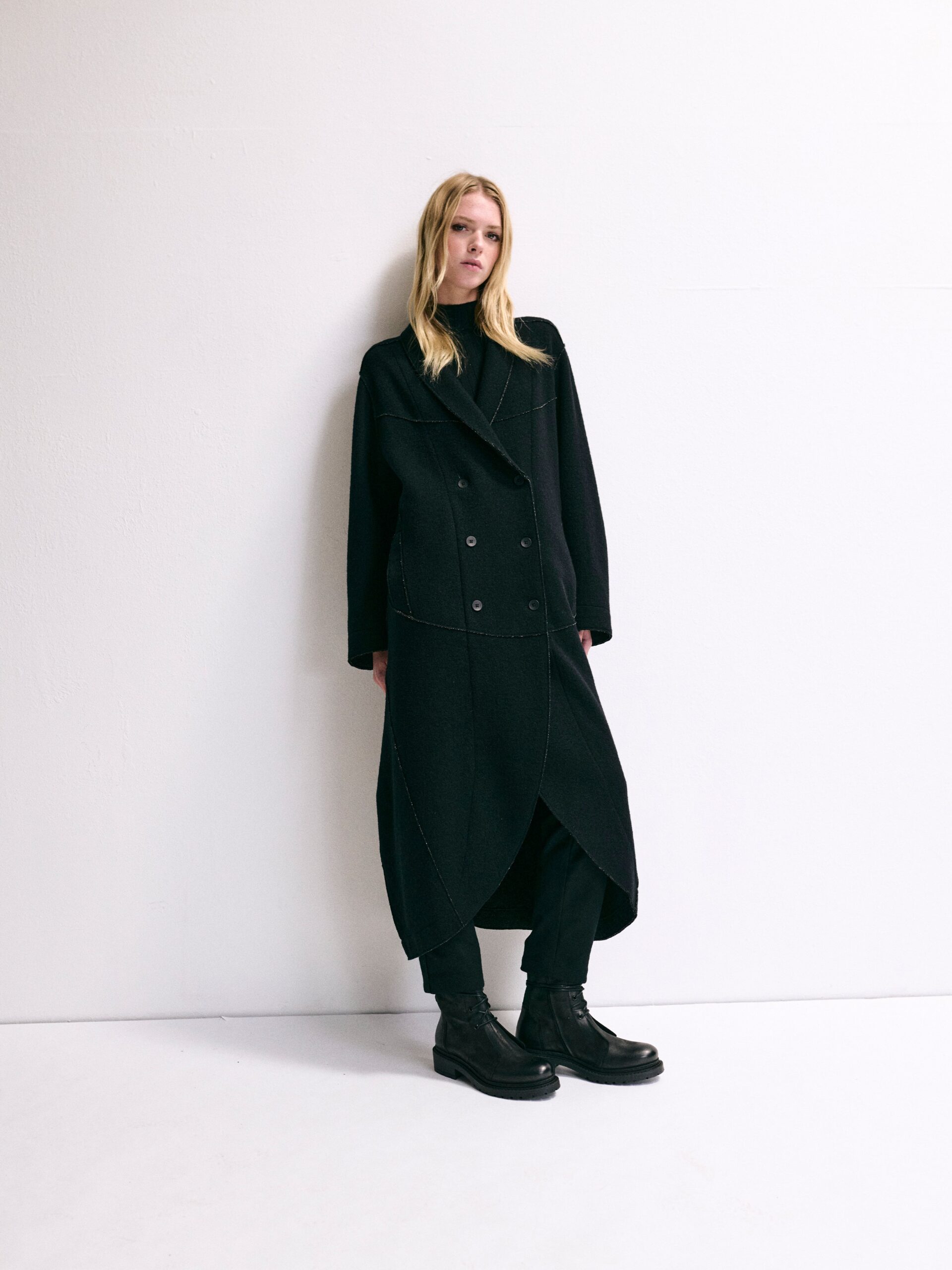 DOUBLE BREASTED CHEVRON COAT BLACK
