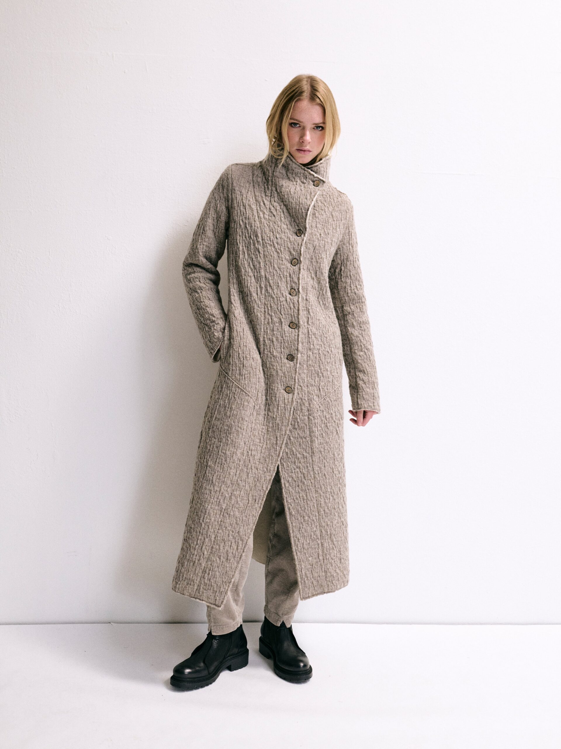 SIGNATURE WOOL COAT TAUPE - Image 5